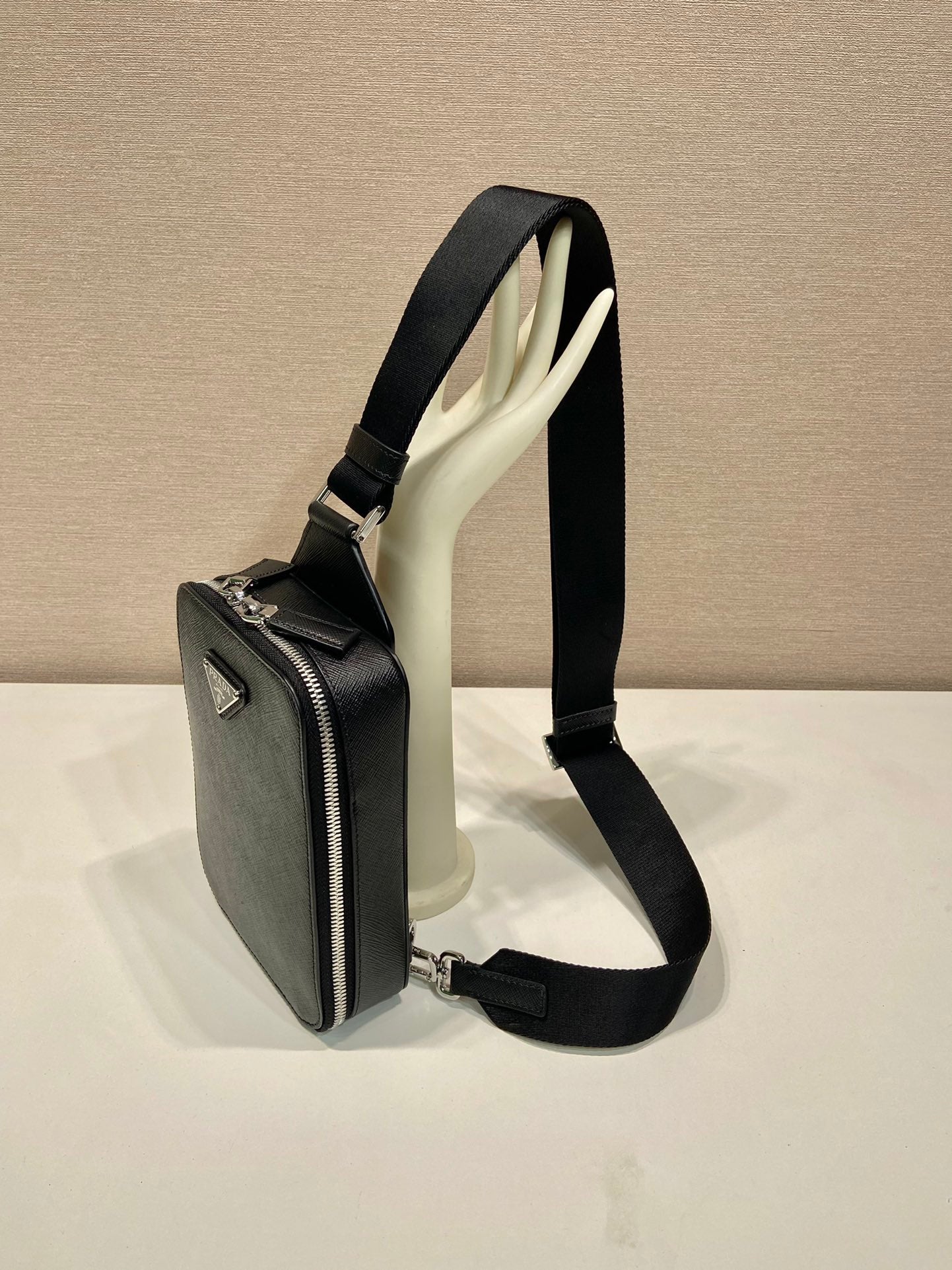 CHEST BAG 20 IN BLACK SAFFIANO LEATHER mysite