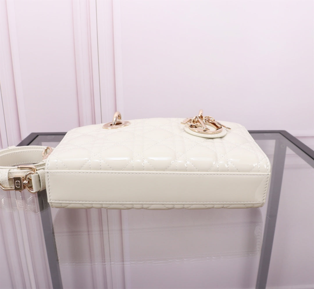 MEDIUM LADY D-JOY 26 WHITE LAMBSKIN mysite