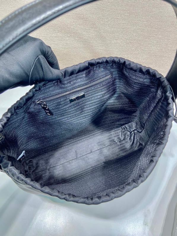 SMALL DRAWSTRING BAG 23 IN BLACK RE-NYLON mysite