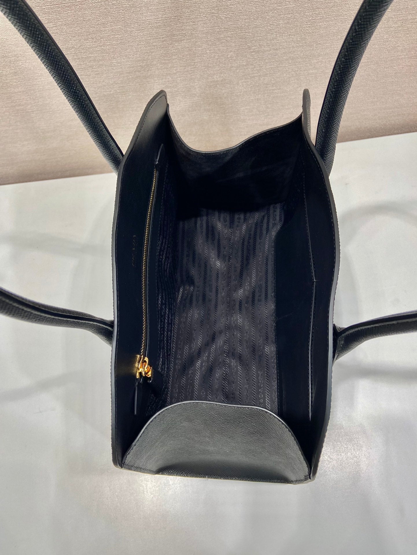 SHOPPING BAG 36 IN BLACK SAFFIANO LEATHER mysite