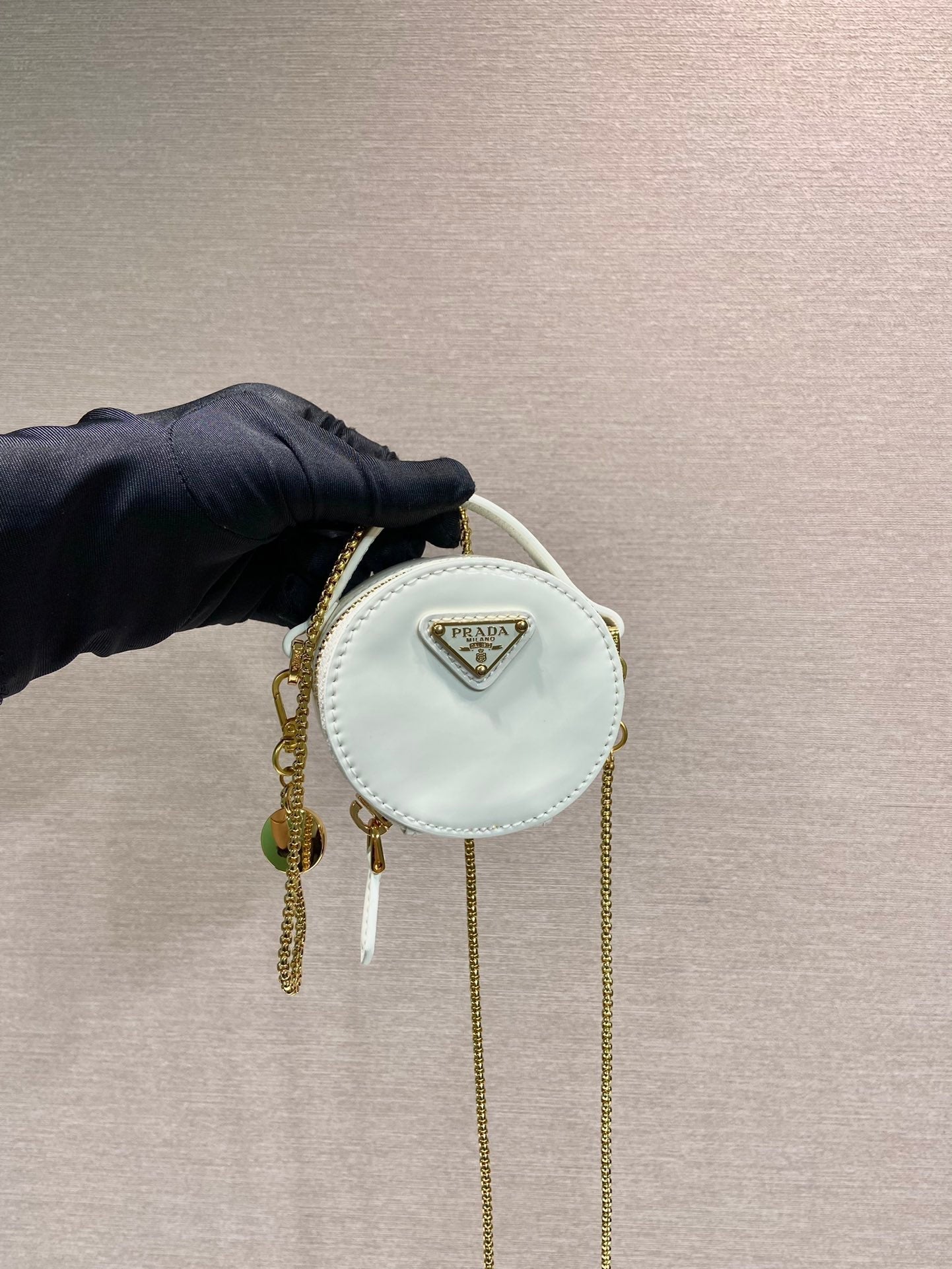 MINI ROUND BAG 8 IN WHITE GLOSSY CALFSKIN GOLD HARDWARE mysite