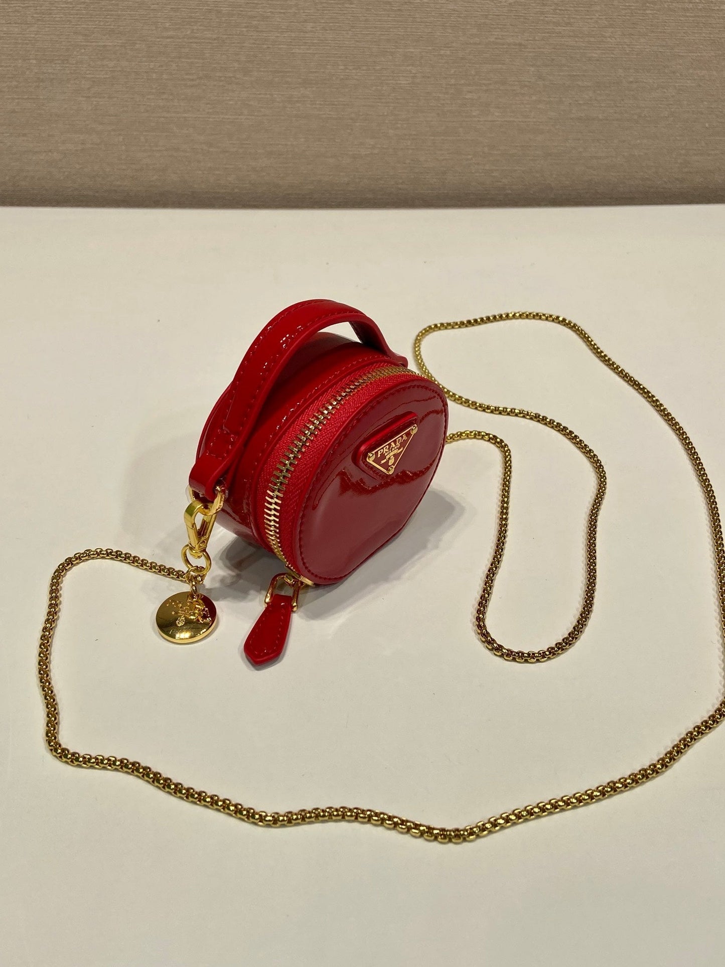 MINI ROUND BAG 8 IN RED GLOSSY CALFSKIN GOLD HARDWARE mysite