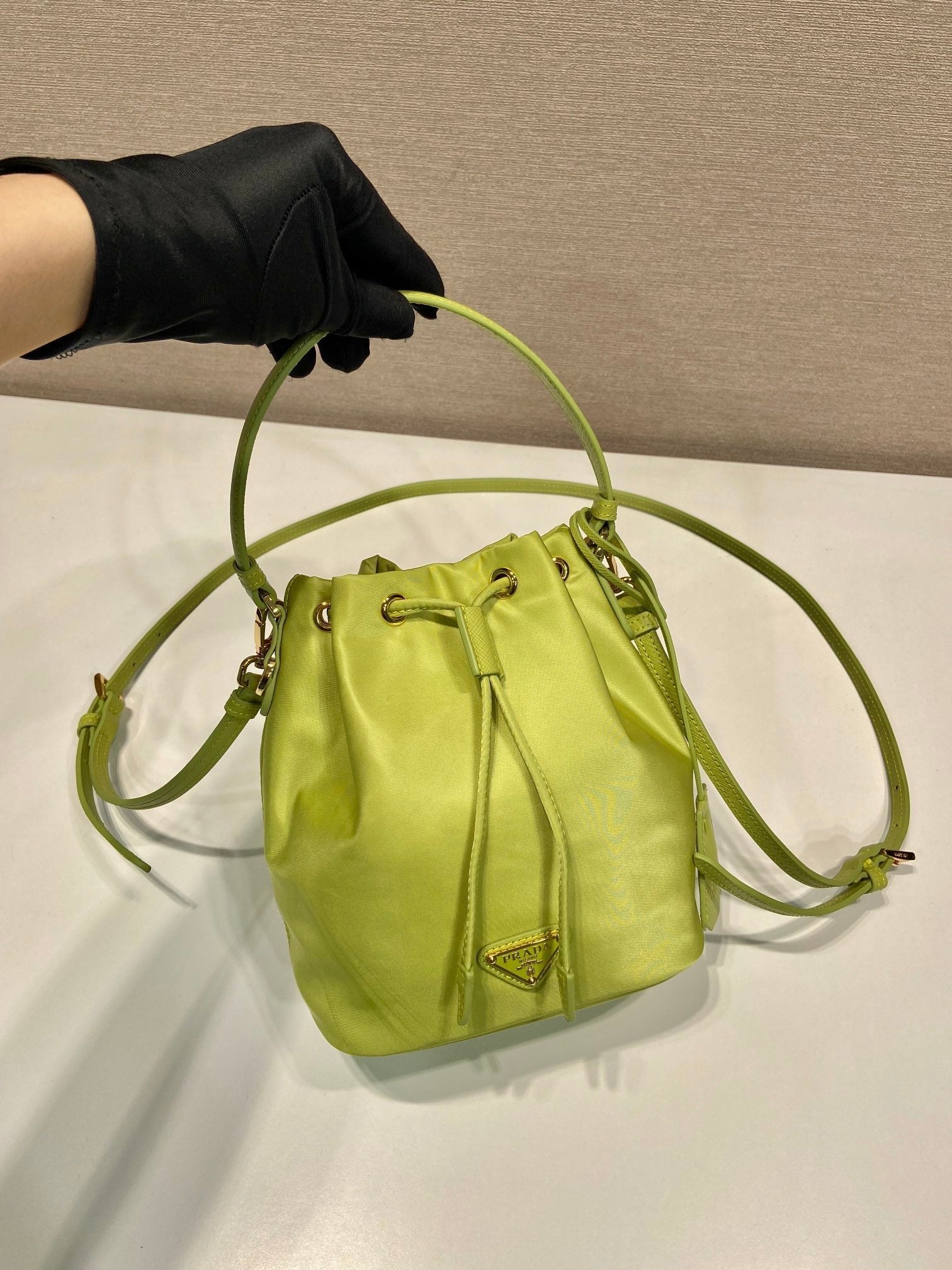 BUCKET BAG 19 IN APPLE GREEN RE-NYLON AND SAFFIANO LEATHER HANDLE mysite