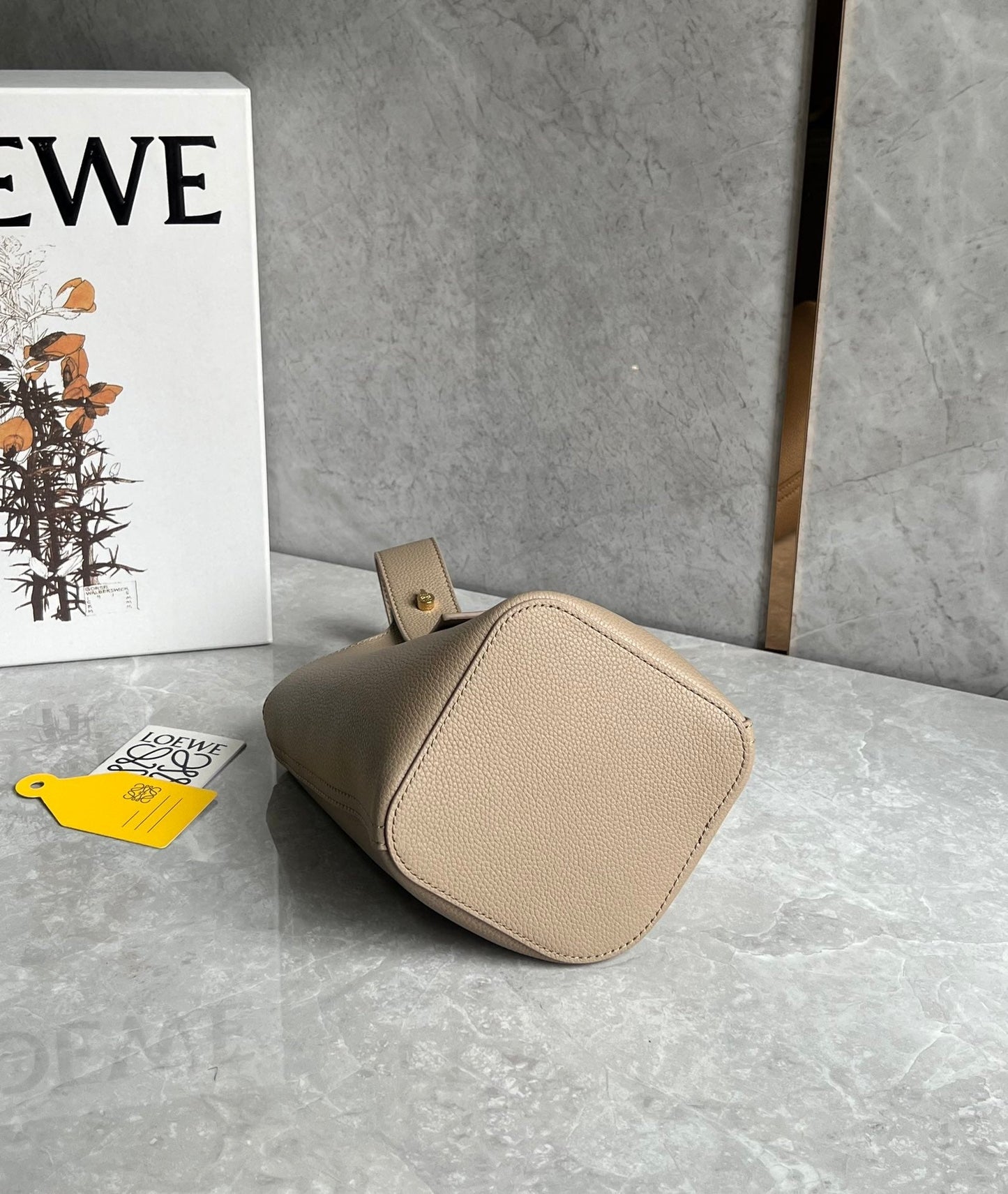 LOE MINI 19 PEBBLE BUCKET IN CAMEL BROWN MELLOW CALFSKIN mysite