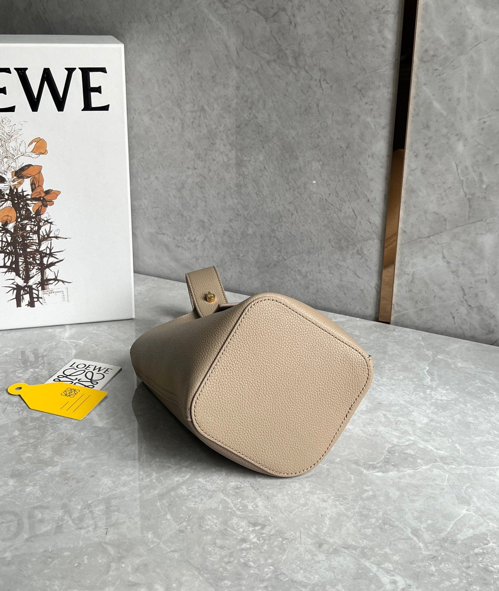 LOE MINI 19 PEBBLE BUCKET IN CAMEL BROWN MELLOW CALFSKIN mysite