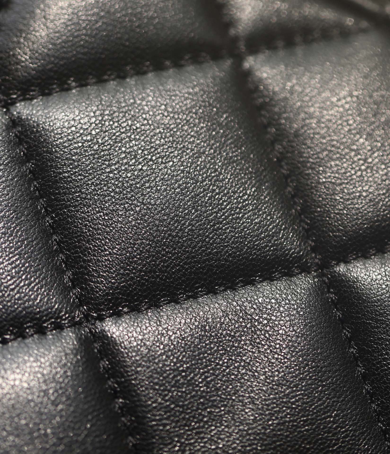 cc 24s mini flap bag 17cm black lambskin pearl ball mysite