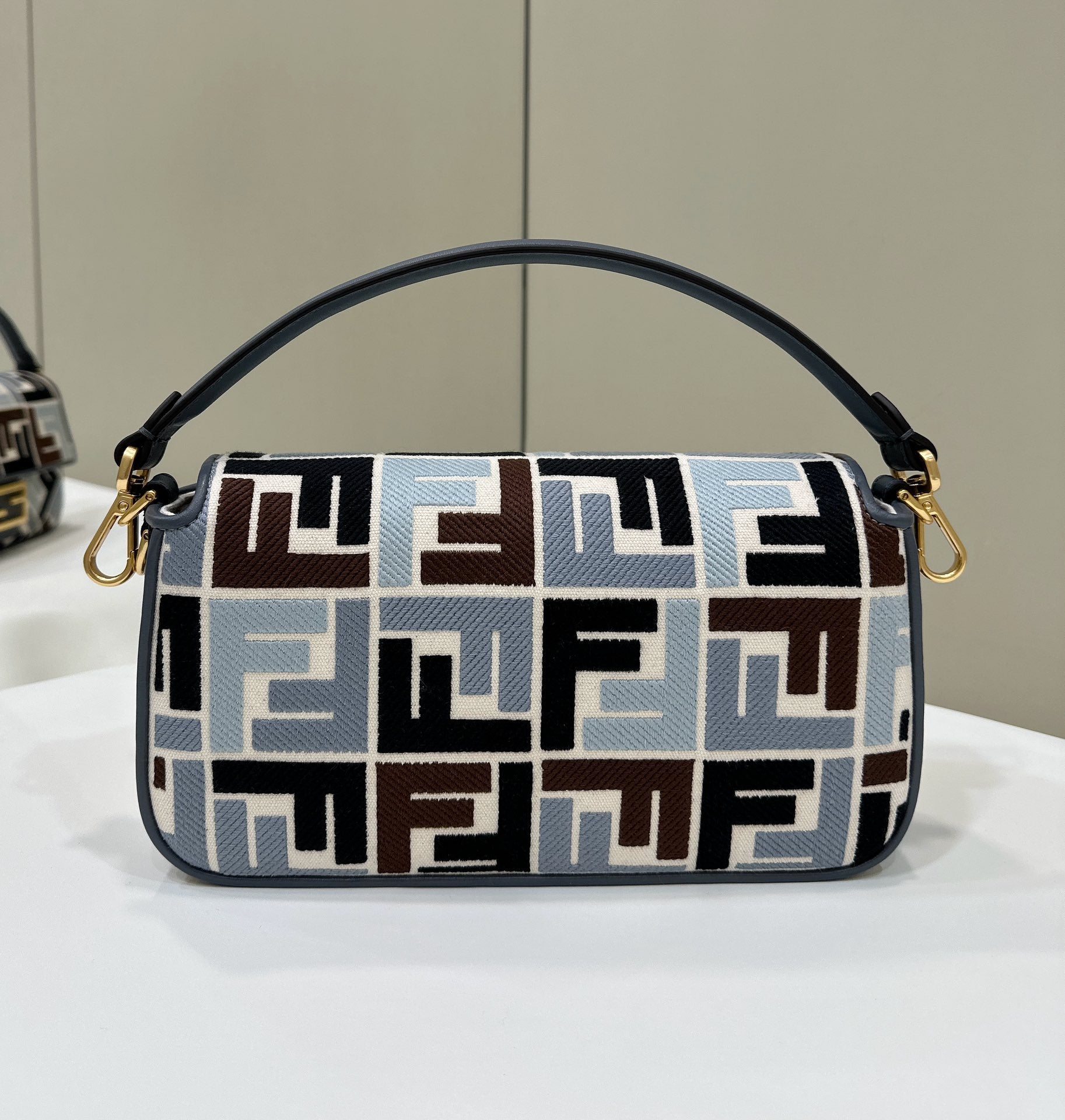 BAGUETTE CANVAS 27 BAG BLACK STRAP WITH MULTICOLOUR EMBROIDERY GOLD HARDWARE mysite