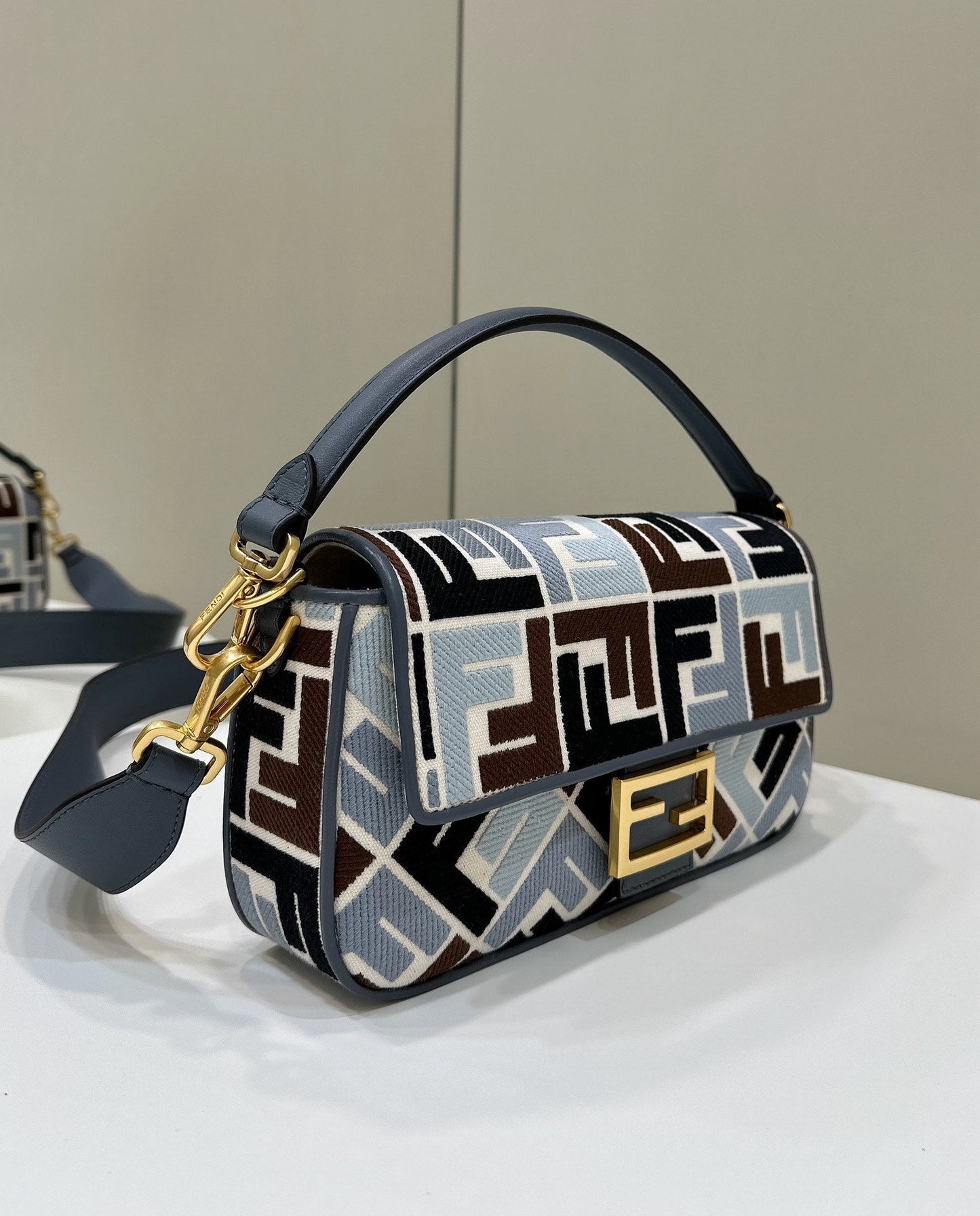 BAGUETTE CANVAS 27 BAG BLACK STRAP WITH MULTICOLOUR EMBROIDERY GOLD HARDWARE mysite