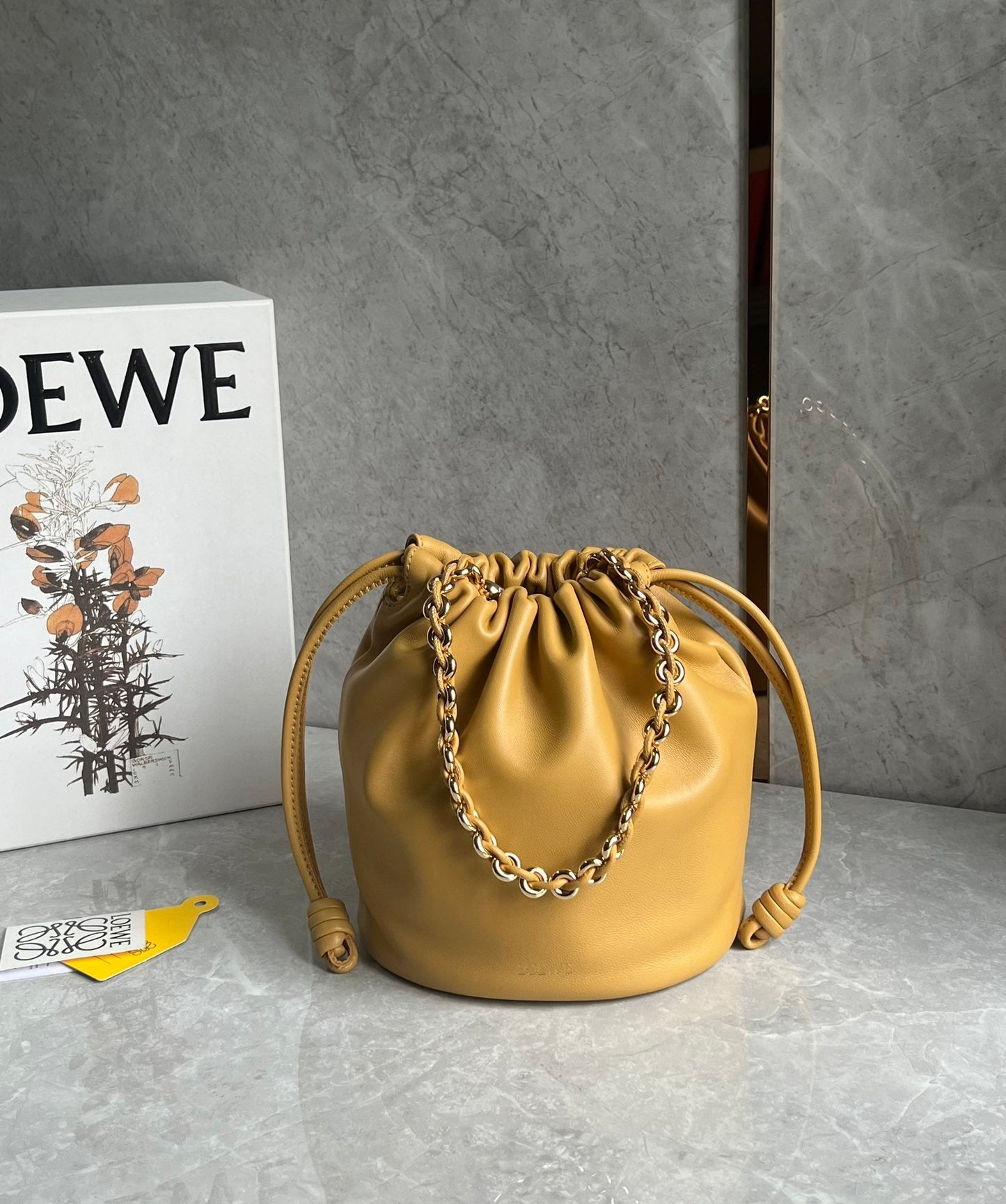 LOE 32 FLAMENCO PURSE BUCKET IN SAHARA MELLOW NAPPA LAMBSKIN mysite