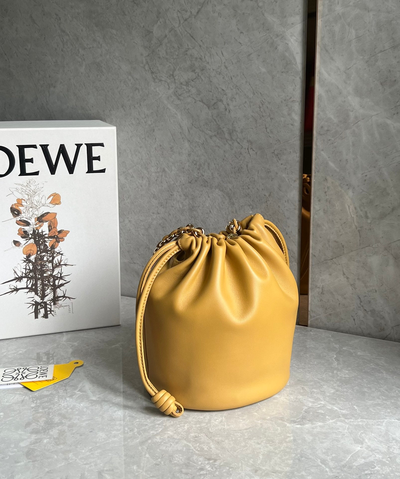 LOE 32 FLAMENCO PURSE BUCKET IN SAHARA MELLOW NAPPA LAMBSKIN mysite