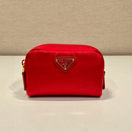 CLUTCH 12 IN PASSION RED RE-NYLON mysite
