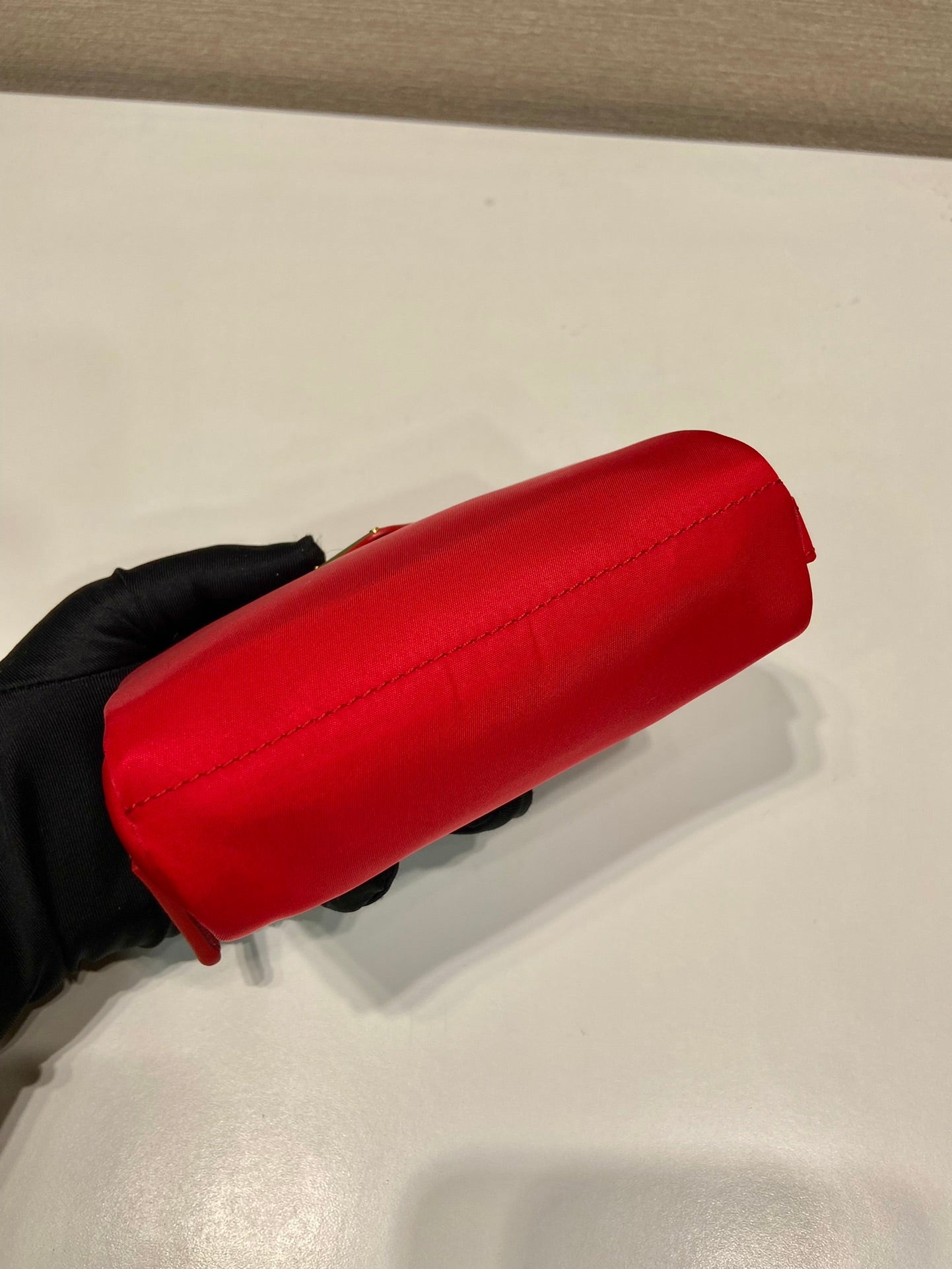 CLUTCH 12 IN PASSION RED RE-NYLON mysite