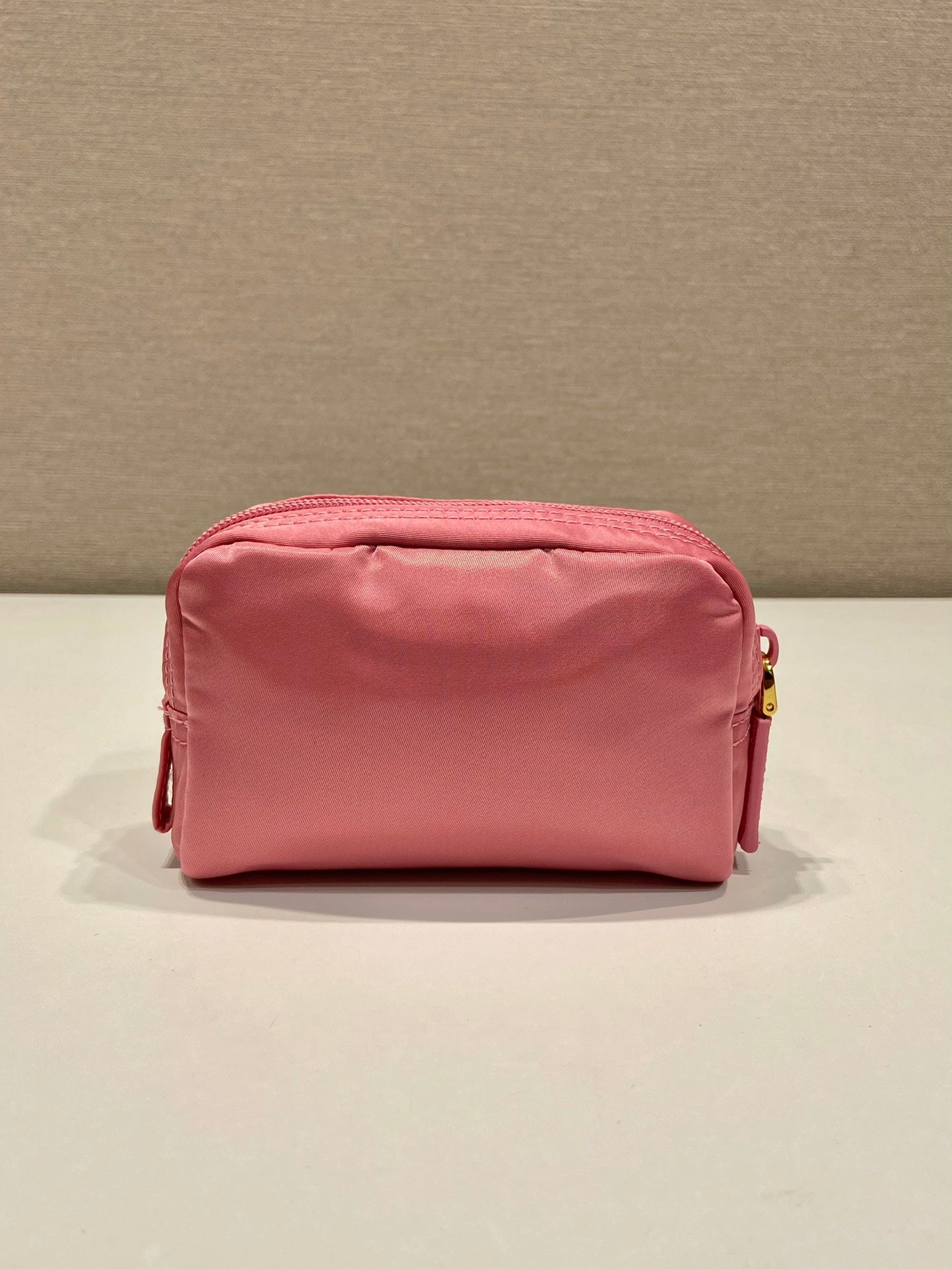 CLUTCH 12 IN CANDY PINK RE-NYLON mysite