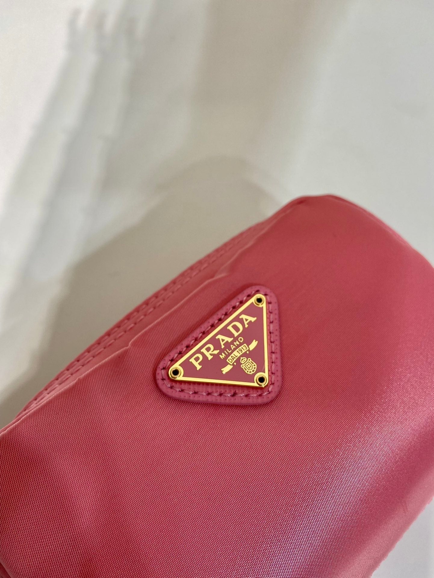 CLUTCH 12 IN CANDY PINK RE-NYLON mysite