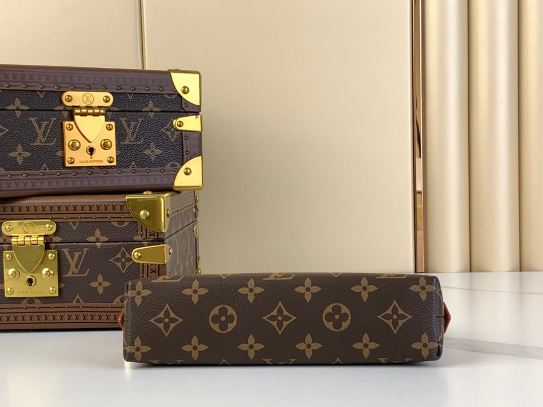 COSMETIC POUCH 22 IN BROWN MONOGRAM CANVAS mysite