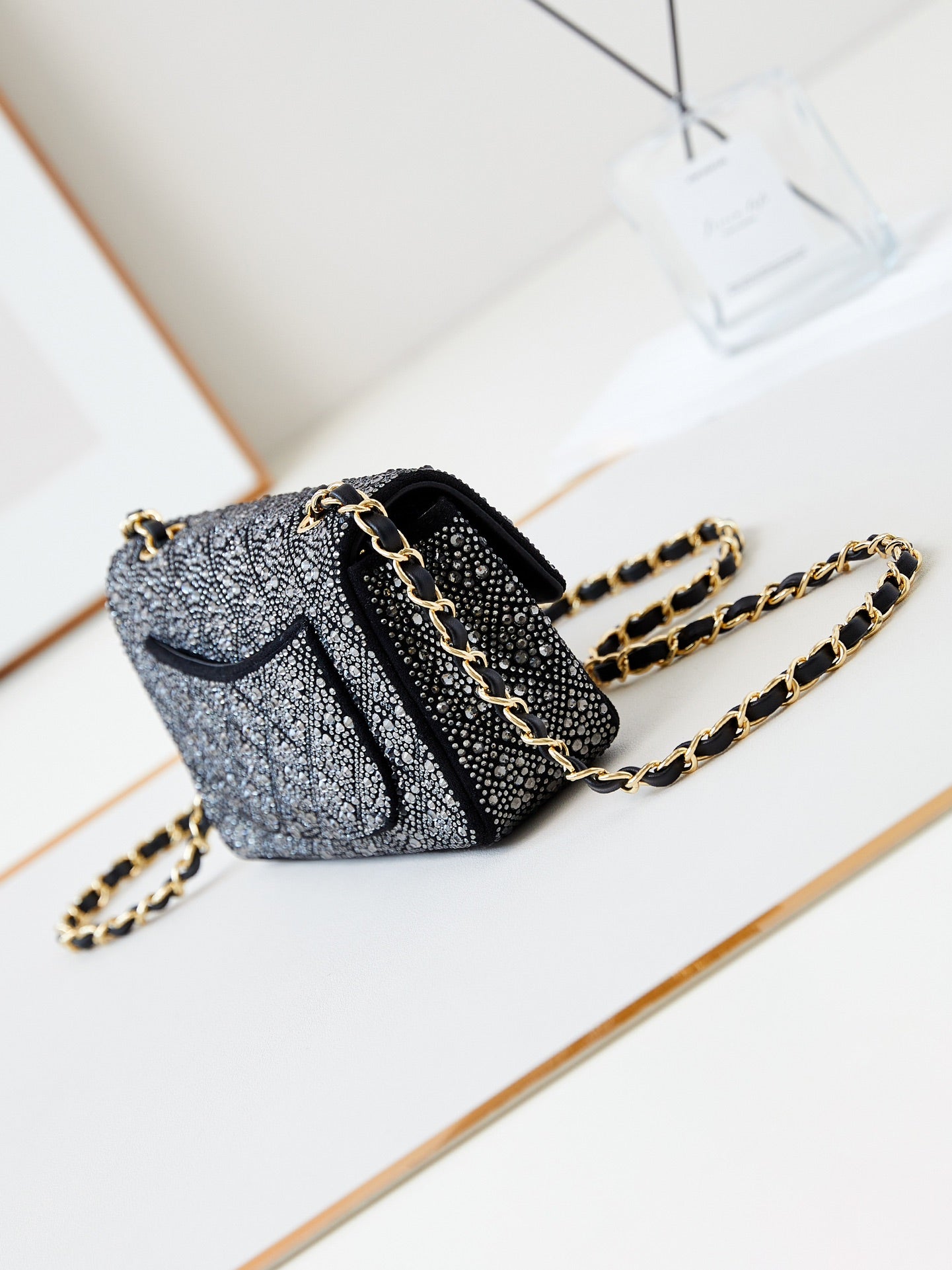 24b mini flap bag  20cm black lambskin silver diamond mysite