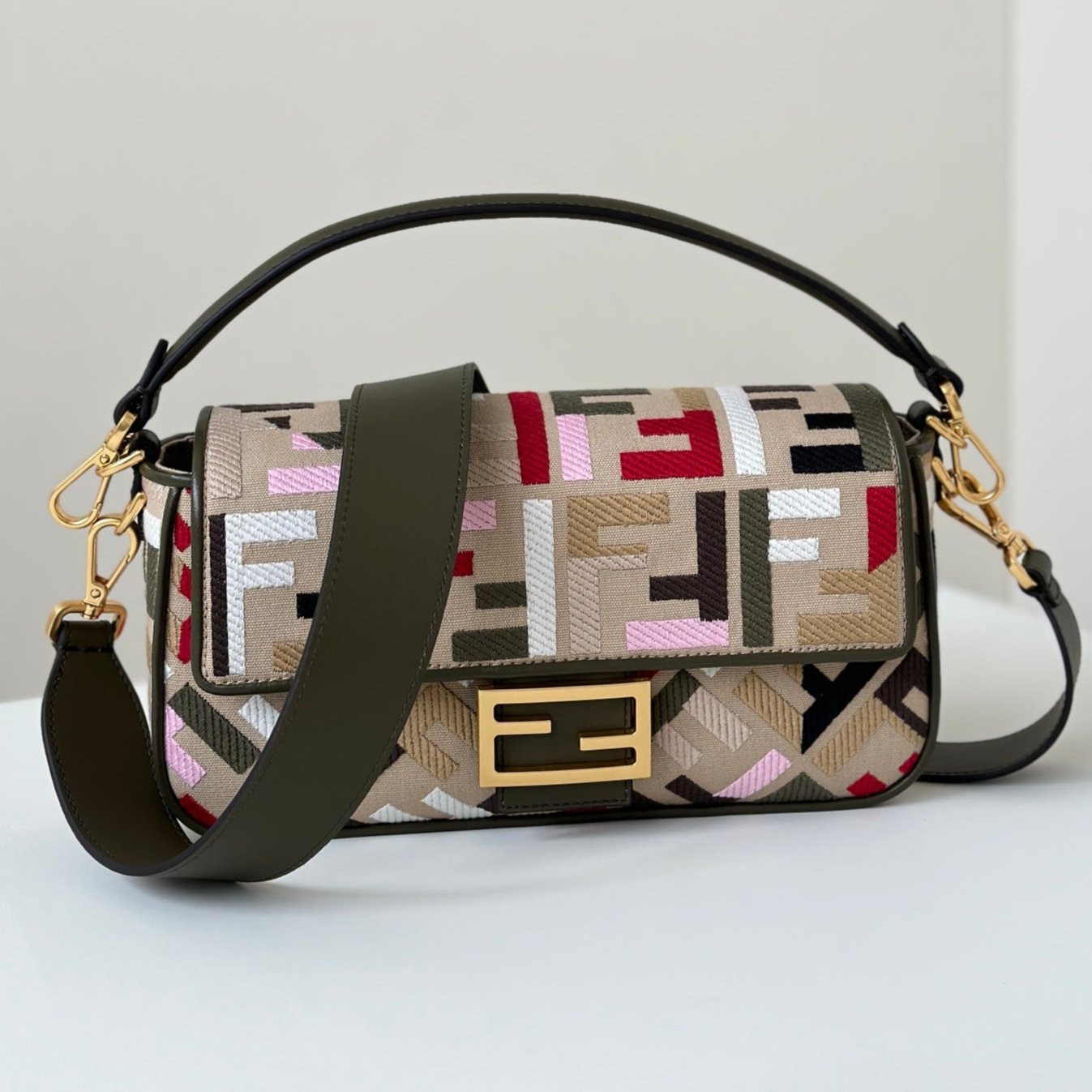 BAGUETTE CANVAS 27 BAG WITH MULTICOLOUR FF EMBROIDERY GOLD HARDWARE mysite
