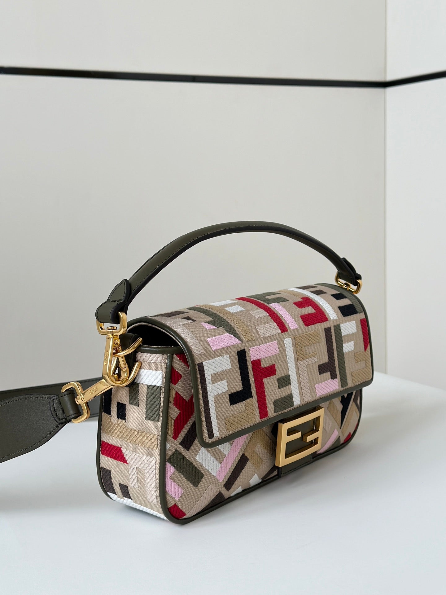 BAGUETTE CANVAS 27 BAG WITH MULTICOLOUR FF EMBROIDERY GOLD HARDWARE mysite