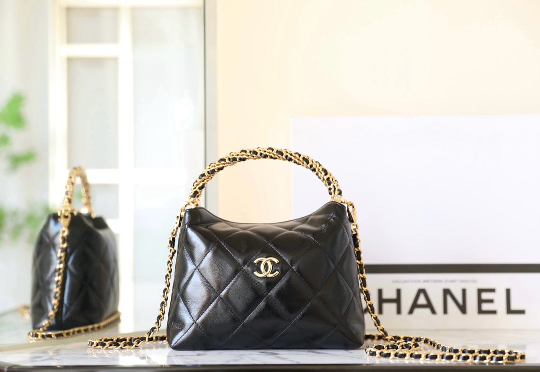 24B Cluth With Chain Black Lambskin Gold Hardware mysite