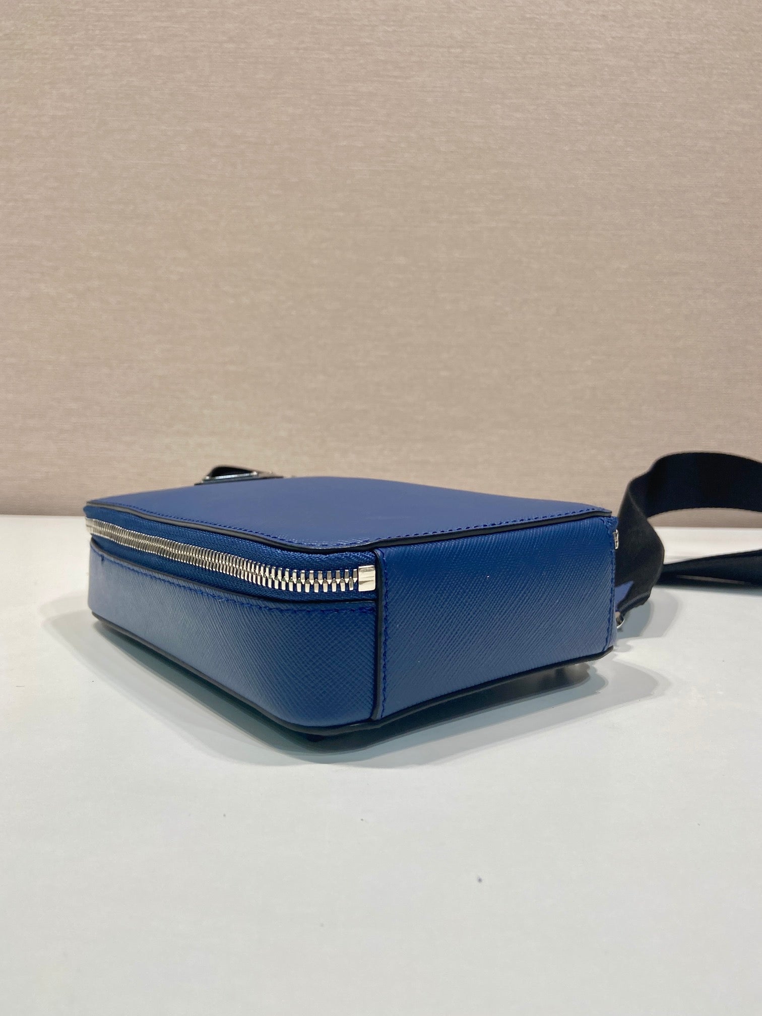 CHEST BAG 20 IN CLASSIC BLUE SAFFIANO LEATHER mysite