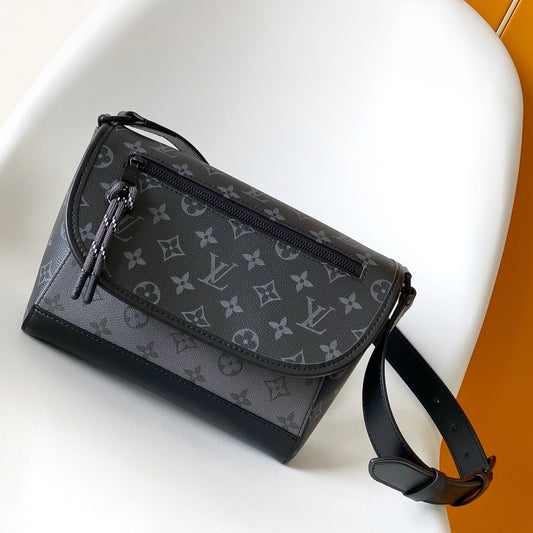 LV Pulse Messenger 26.6cm Black Monogram Eclipse Reverse Canvas mysite