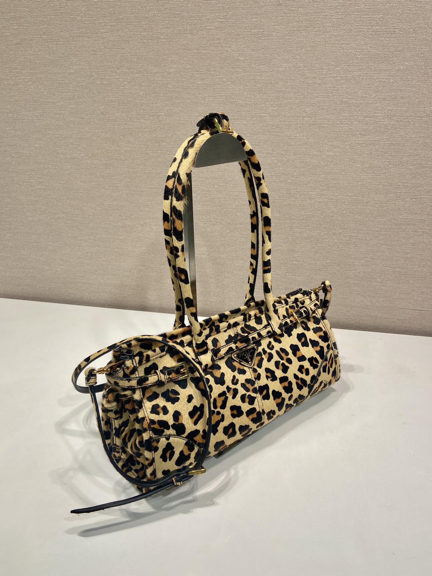 TOP HANDLE BAG 32 IN LEOPARD PRINT LEATHER mysite