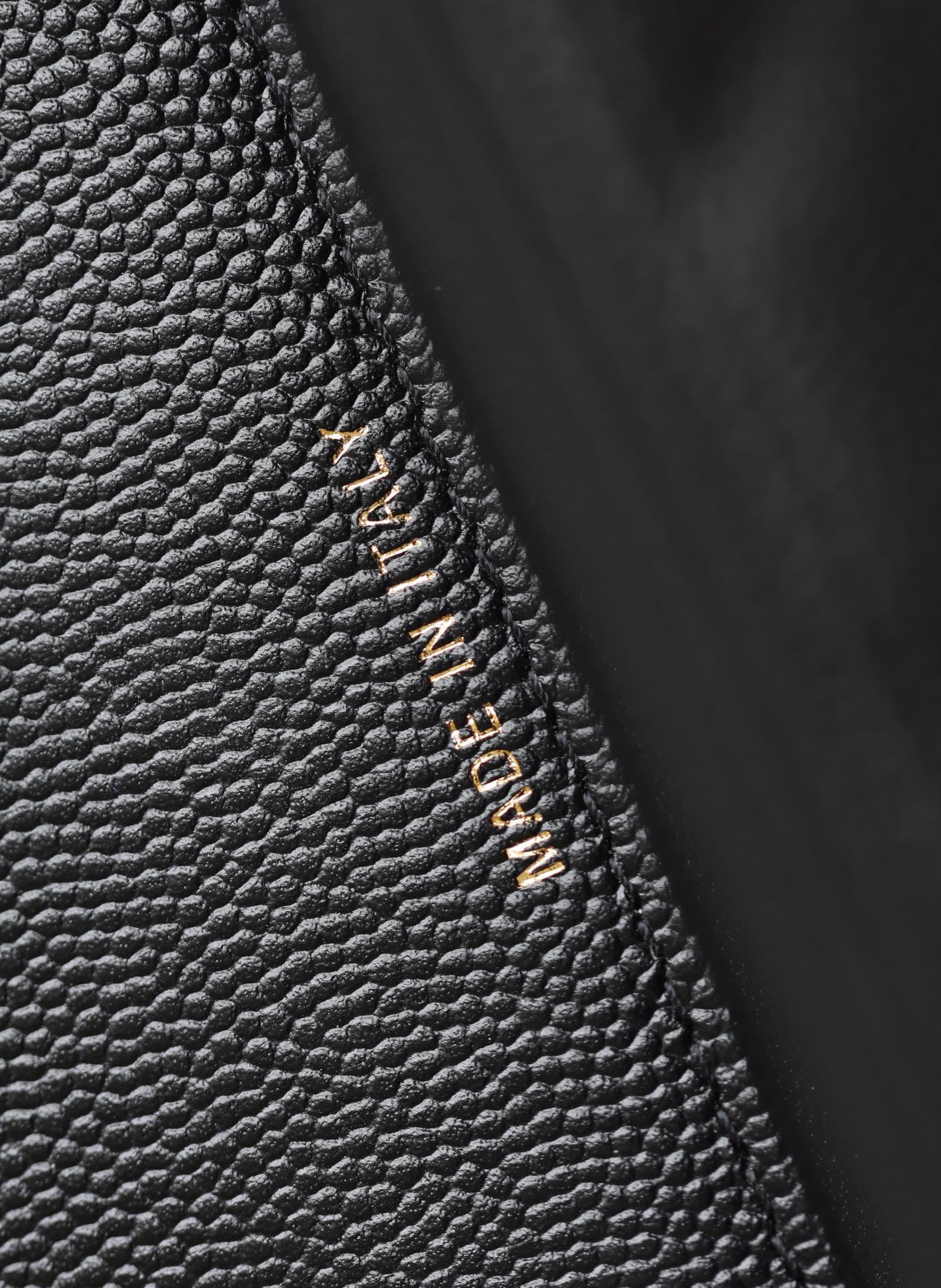 25C Flap Bag With Top Handle 18cm Black Grained Calfskin mysite