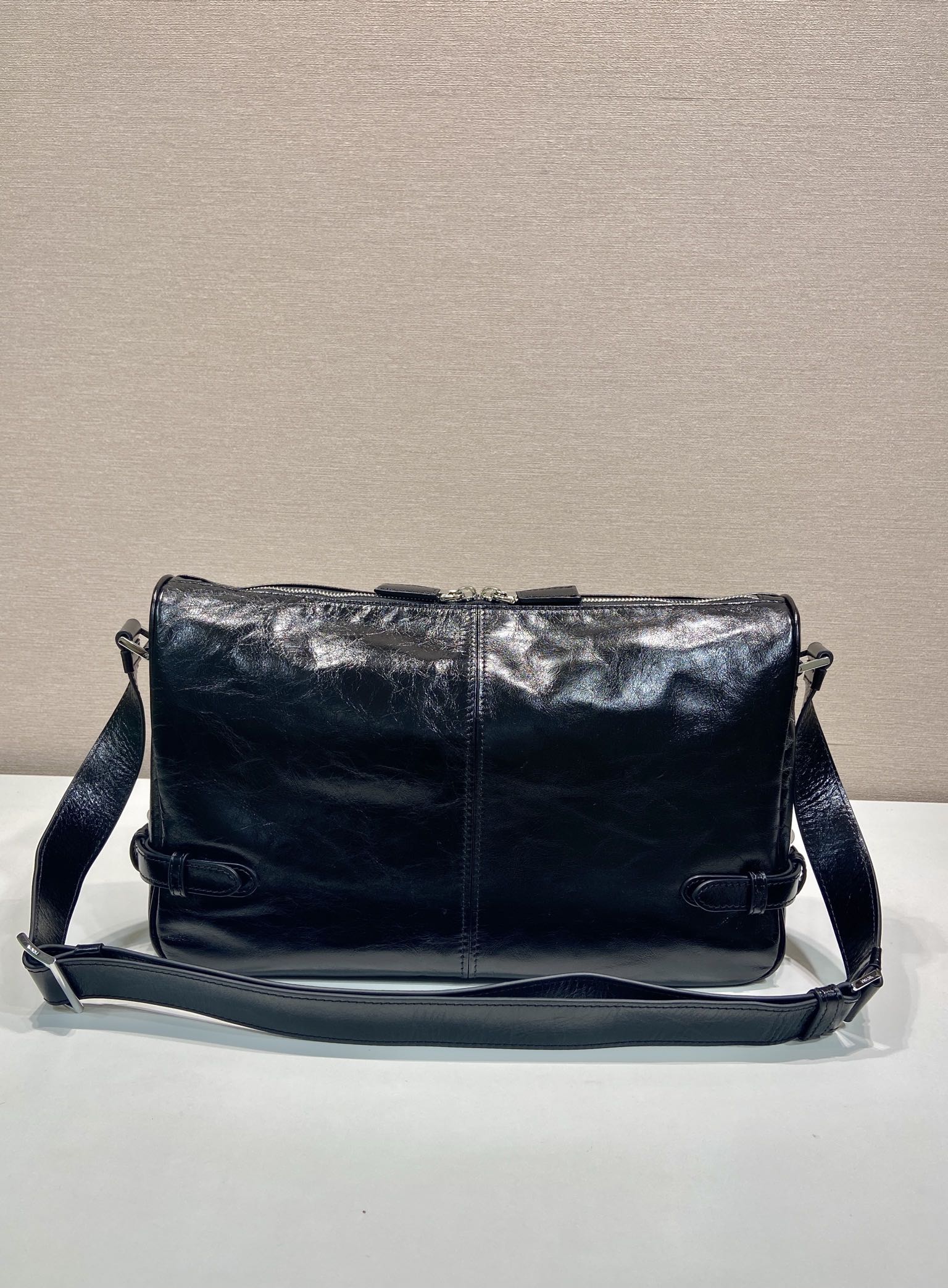 HOBO BAG 35 IN BLACK OIL WAX LAMBSKIN SILVER LOGO mysite