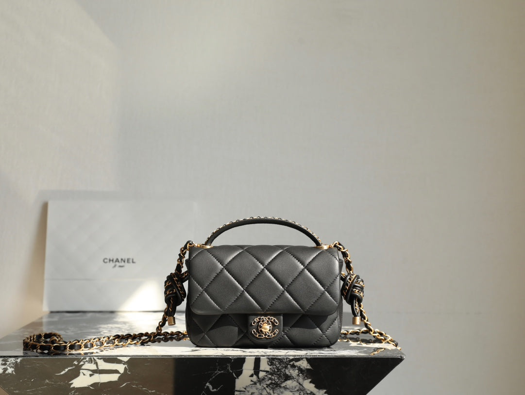 CC 19 Bag 25C 18cm Black Lambskin Gold Hardware mysite