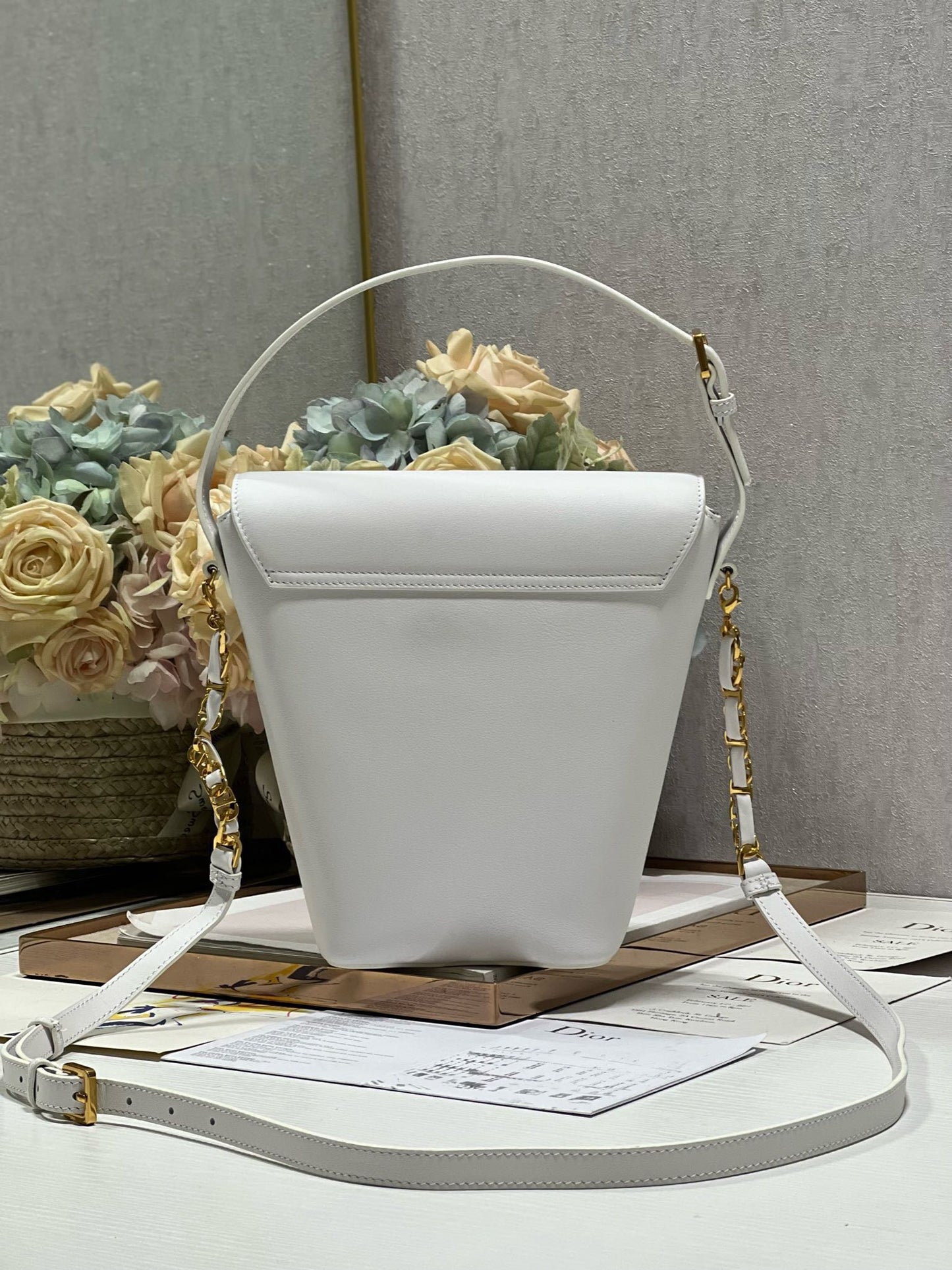 CD Montaigne Large Chain Bucket Bag White Calfskin 336797 mysite