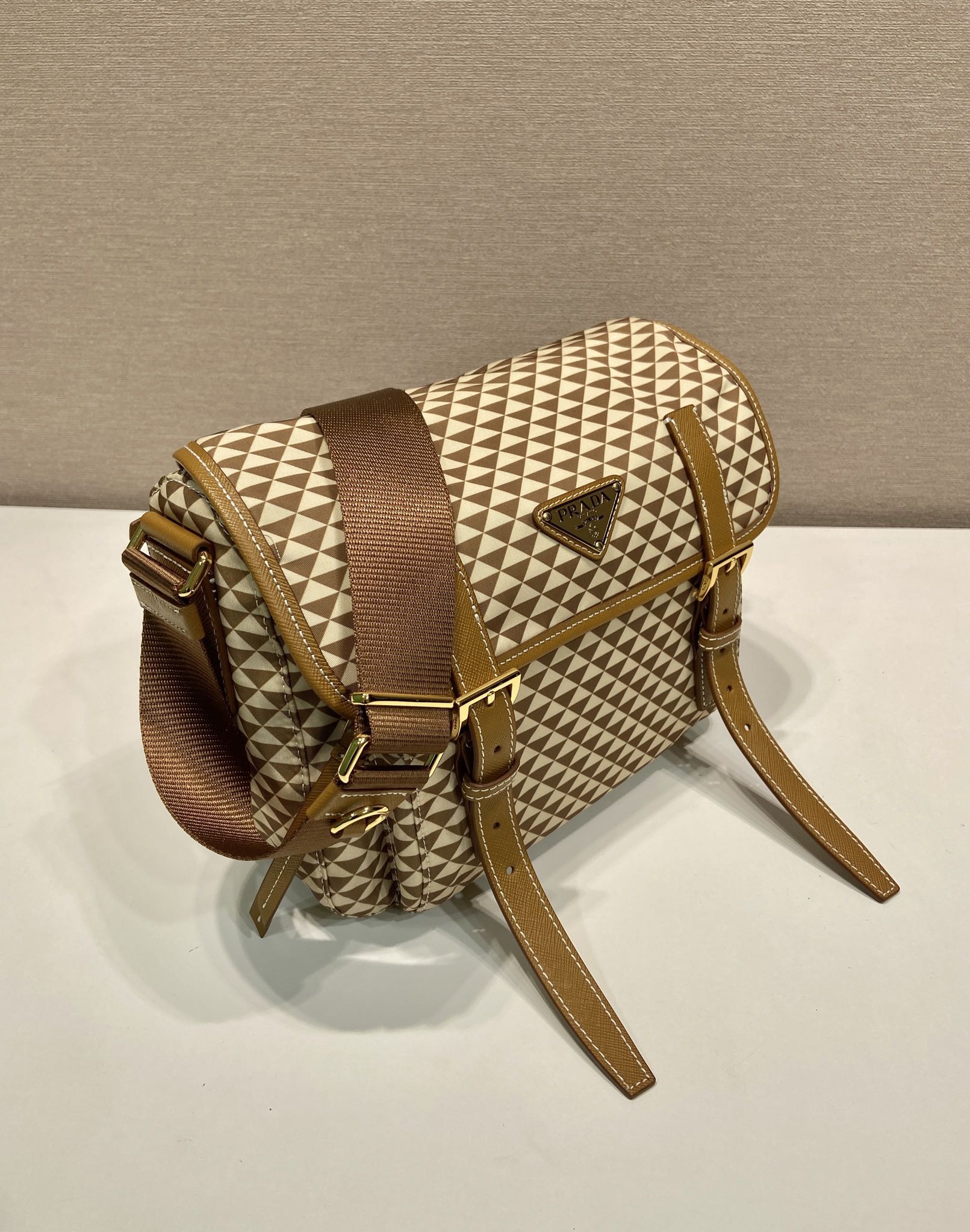 MESSENGER BAG 25 IN BROWN MIX CREAM TRIANGLE PATTERN EMBROIDERED FABRIC mysite