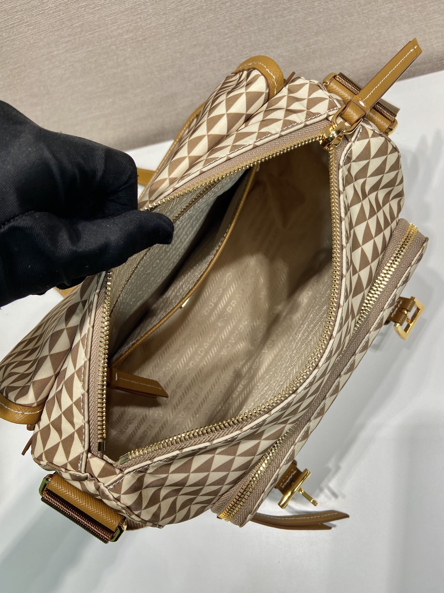 MESSENGER BAG 25 IN BROWN MIX CREAM TRIANGLE PATTERN EMBROIDERED FABRIC mysite