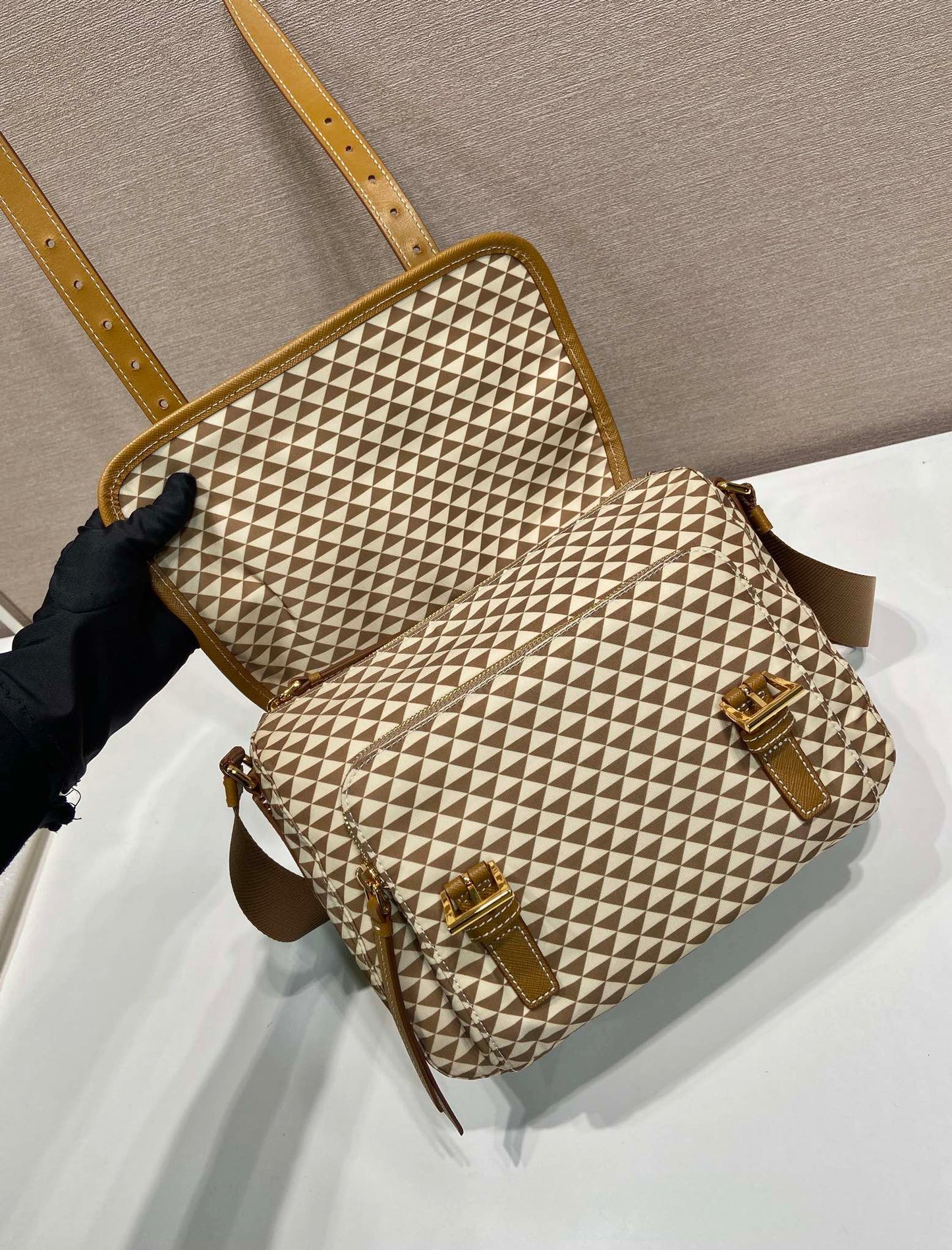 MESSENGER BAG 25 IN BROWN MIX CREAM TRIANGLE PATTERN EMBROIDERED FABRIC mysite