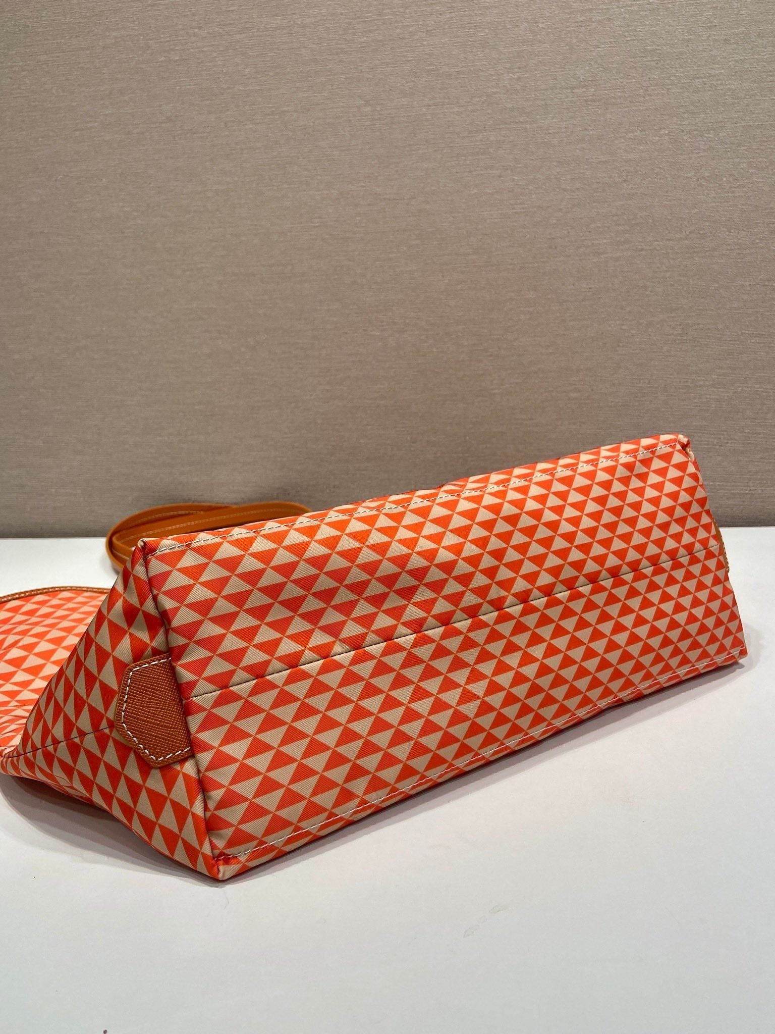 TOTE BAG 33 IN ORANGE MIX WHITE TRIANGLE PATTERN EMBROIDERED FABRIC mysite