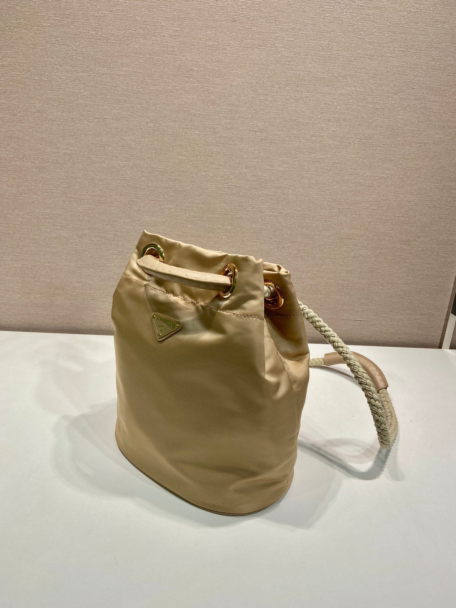 BUCKET BAG 28 IN BEIGE RE-NYLON GOLD LOGO mysite