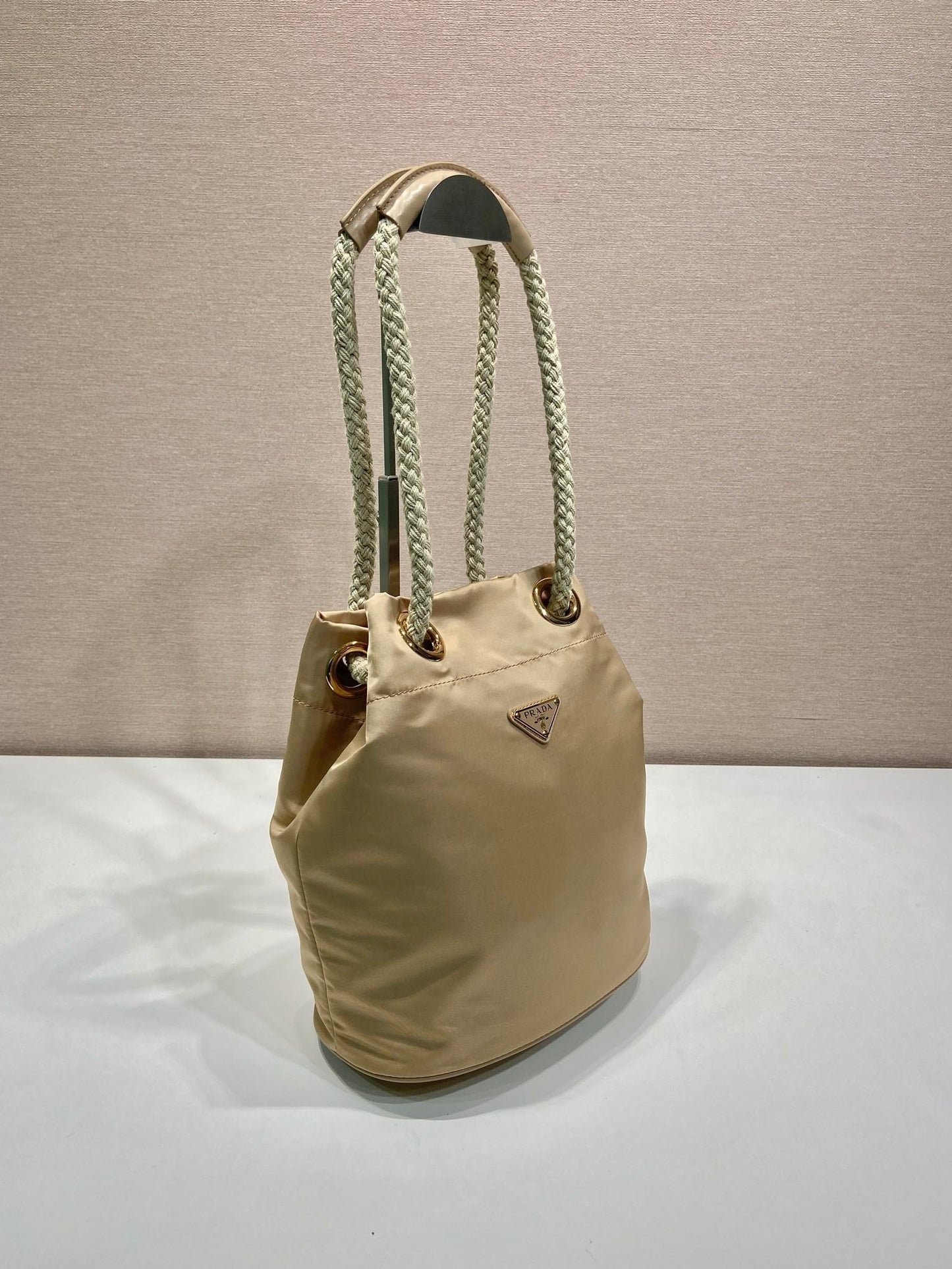 BUCKET BAG 28 IN BEIGE RE-NYLON GOLD LOGO mysite