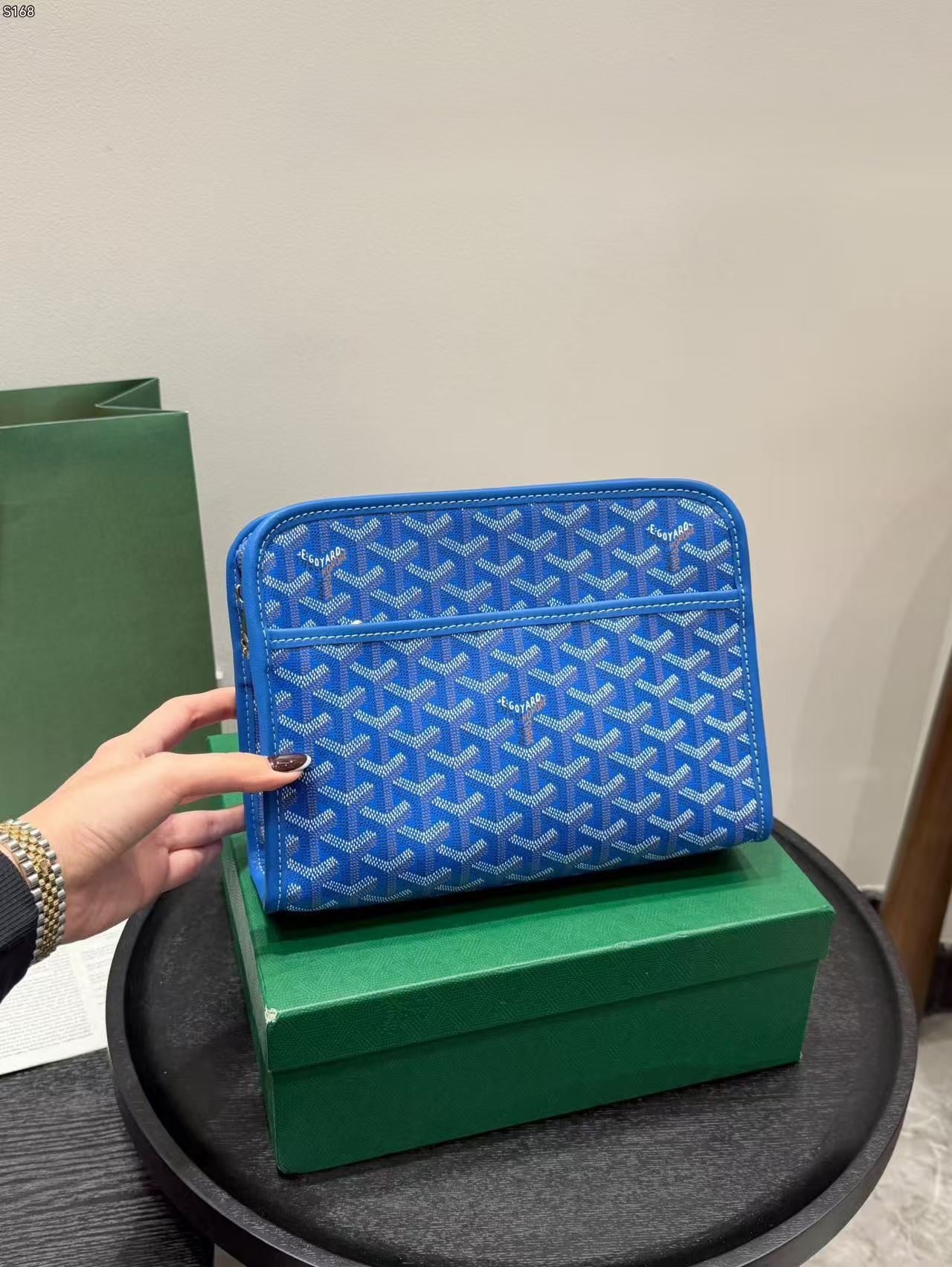 Essential clutch bag for men-1 mysite