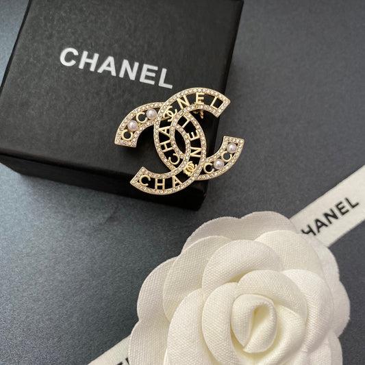 Sparkling Diamond and Pearl Elegant Brooch-1-s mysite