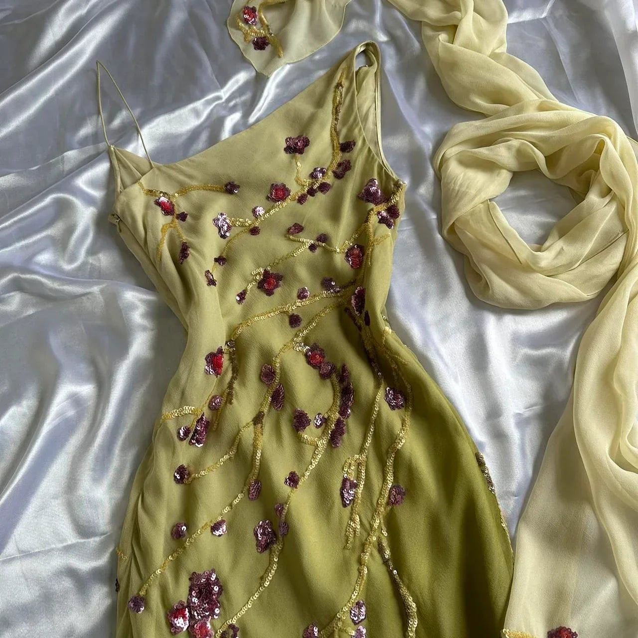 Yellow Green gorgeous exquisite vintage embroidered spaghetti strap long ball gown prom dress evening gown gh2932s mysite