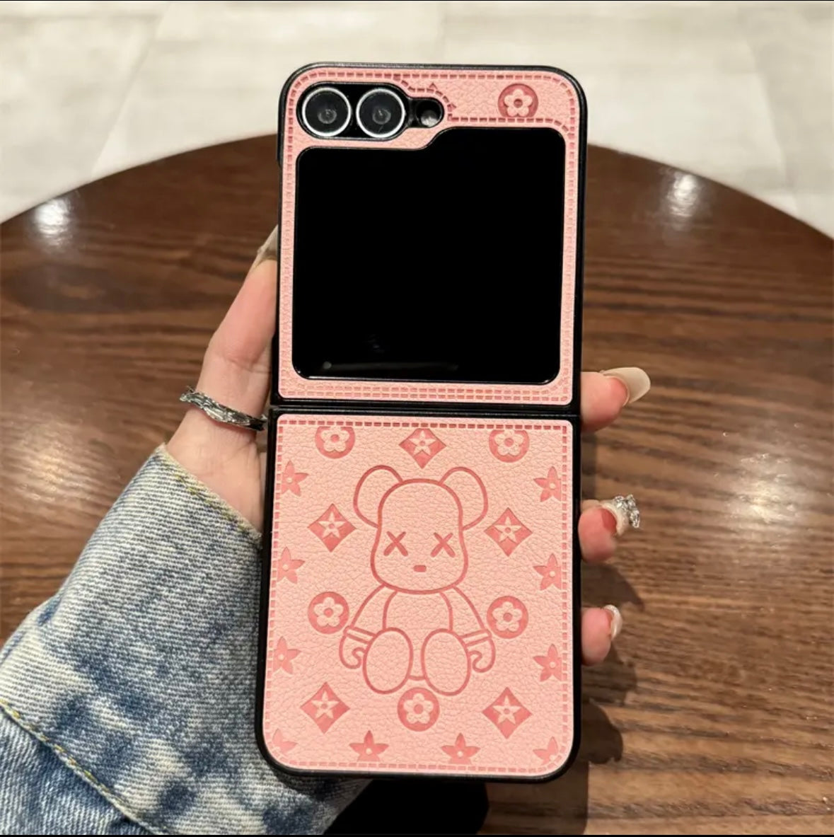 "Samsung Z Flip series leather folding anti-fall mobile phone case, with finger ring buckle design"s mysite