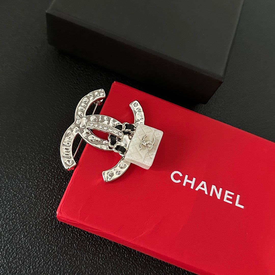 Elegant Bag Brooch-1-s mysite