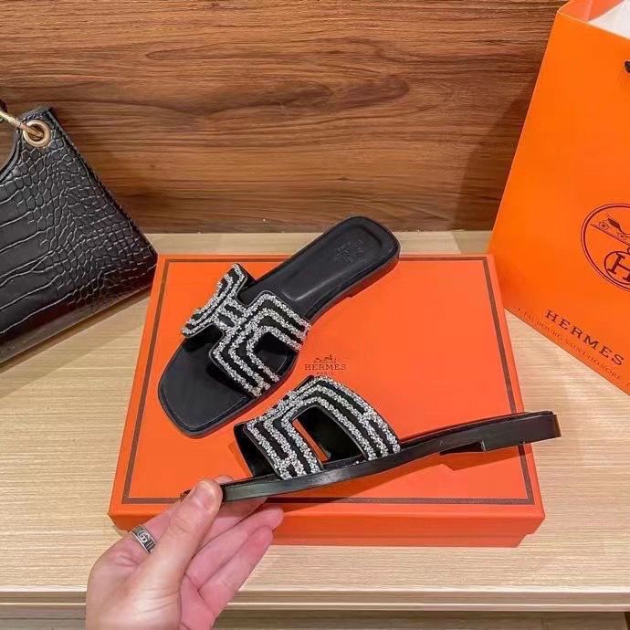 Clas-1s-1ic Diamond H Slippers-1 mysite