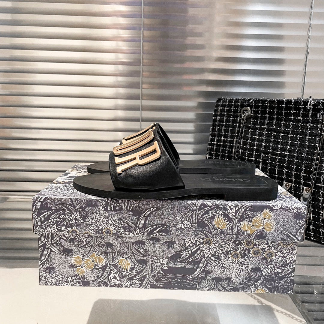 Metal Letters-1 Solid Color Flat Slippers-1 mysite