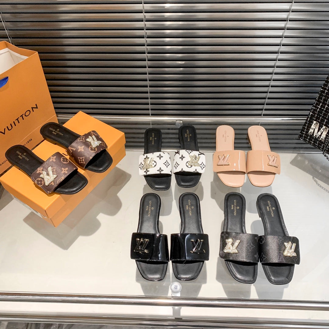 New Embos-1s-1ed Diamond Velcro Flat Slippers-1 mysite