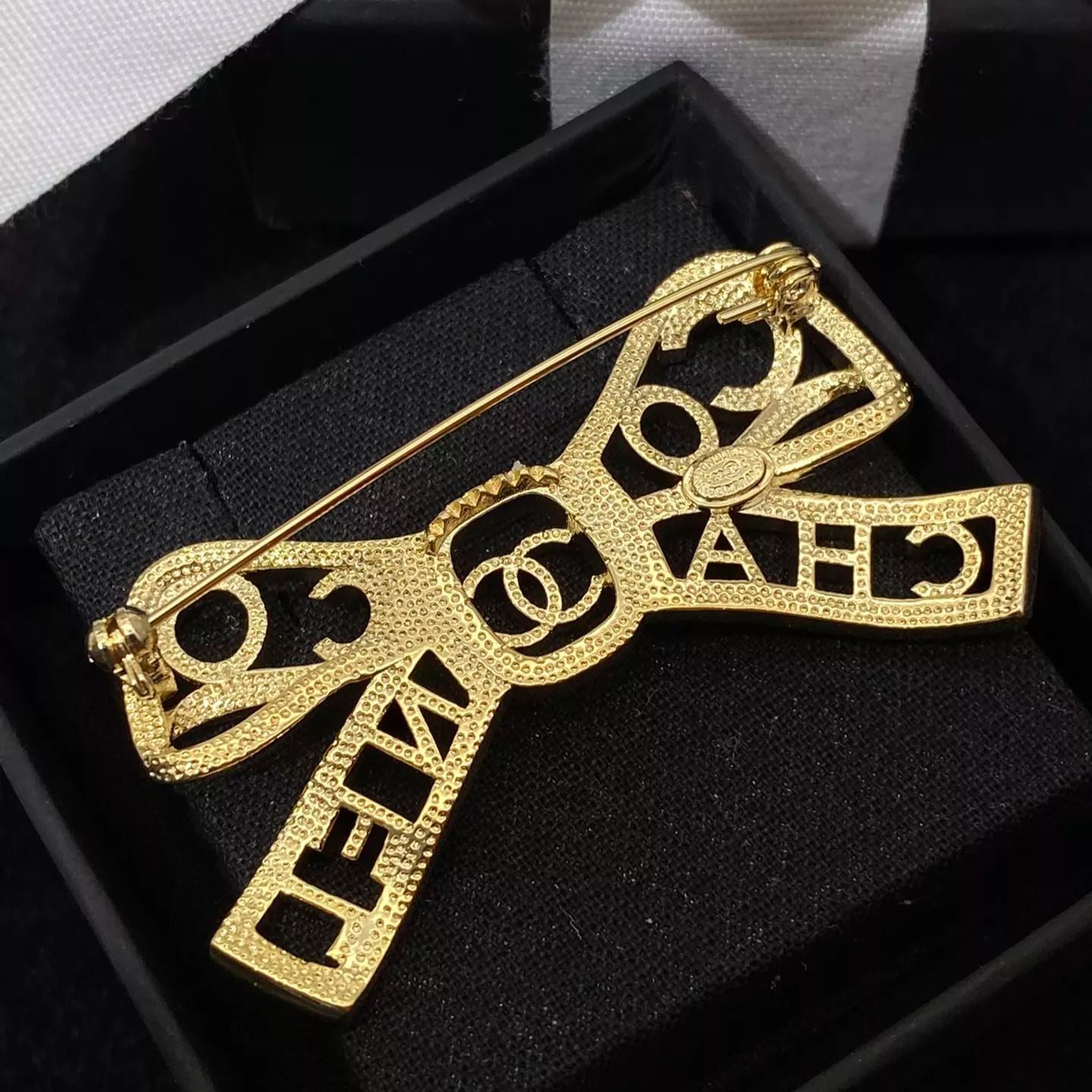 Special Openwork Bow Brooch-1-s mysite