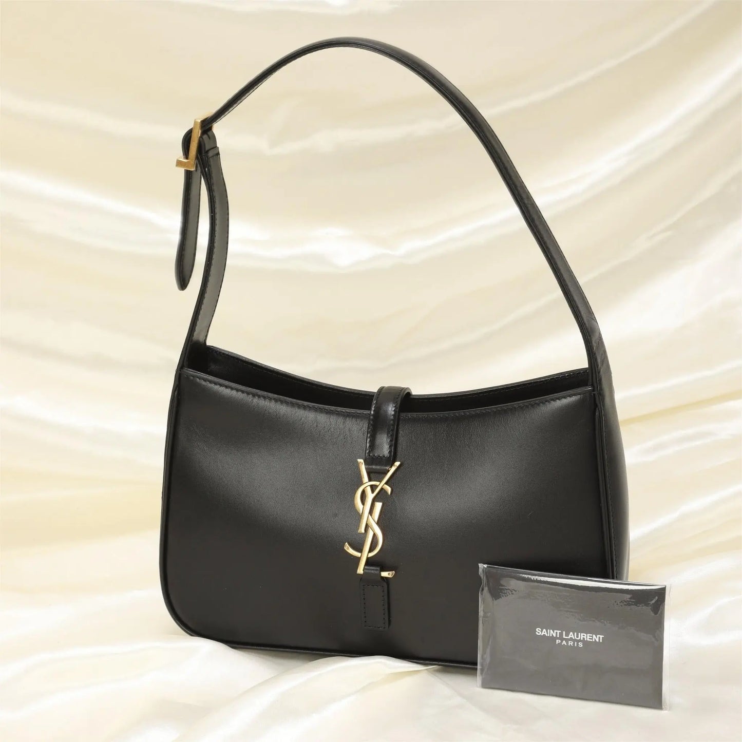 Saint Laurent Le 5 ¨¤ 7 Hobo Bag In Patent Leather - Black - Women mysite