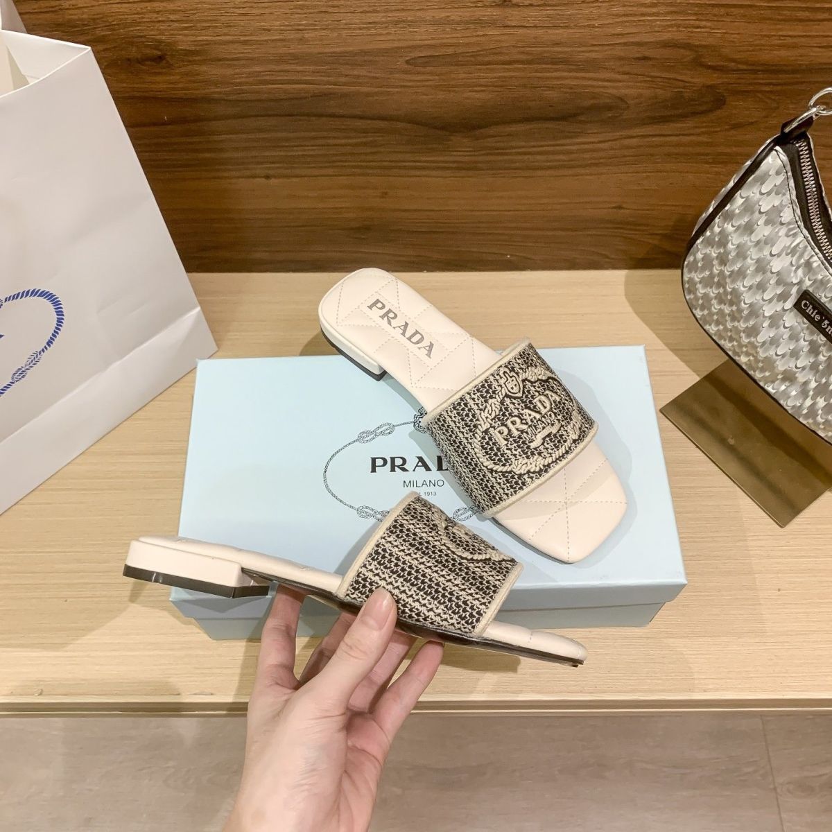 Letter Embroidery Flat Slippers-1 mysite