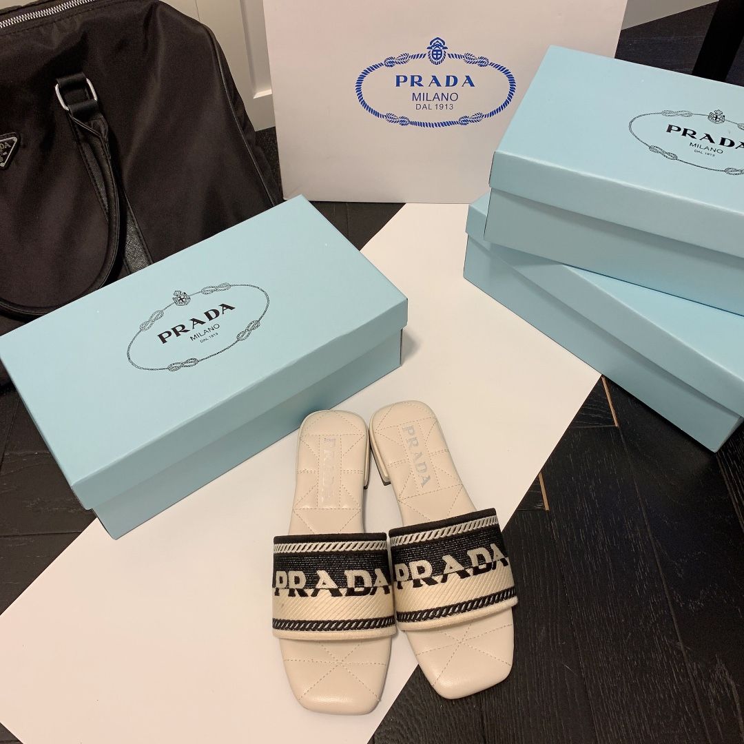 Monogram Embroidered Flat Slippers-1 mysite