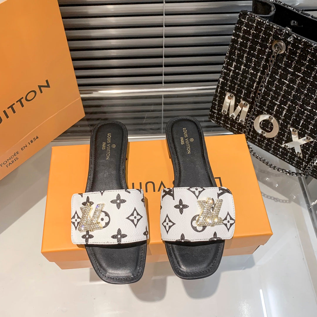 New Embos-1s-1ed Diamond Velcro Flat Slippers-1 mysite