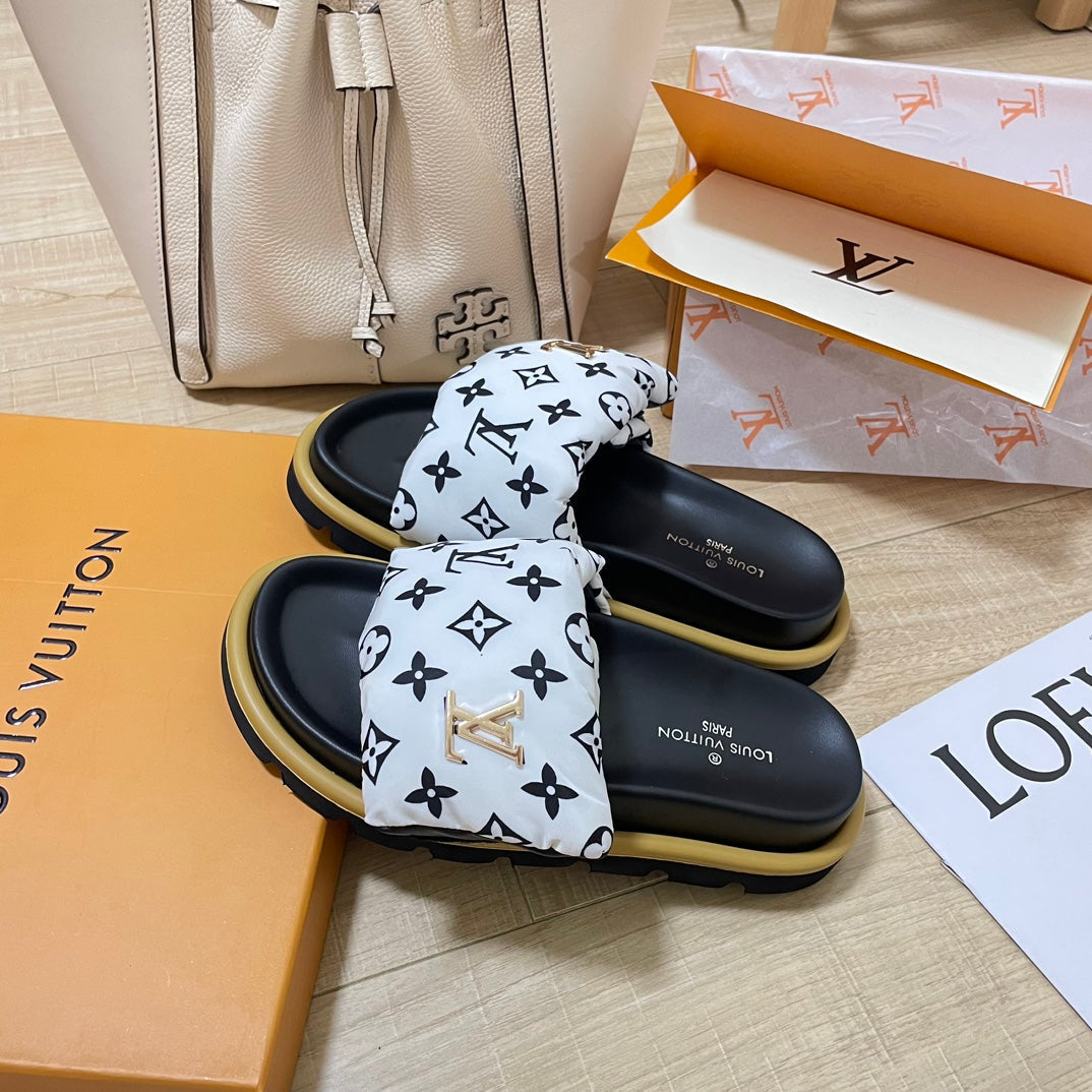 Letter Buckle Velcro Slippers-1 mysite